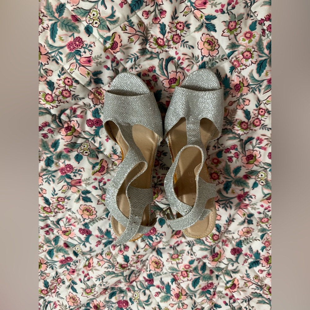 Rampage Silver Glitter Peep-Toe Women’s Sandals